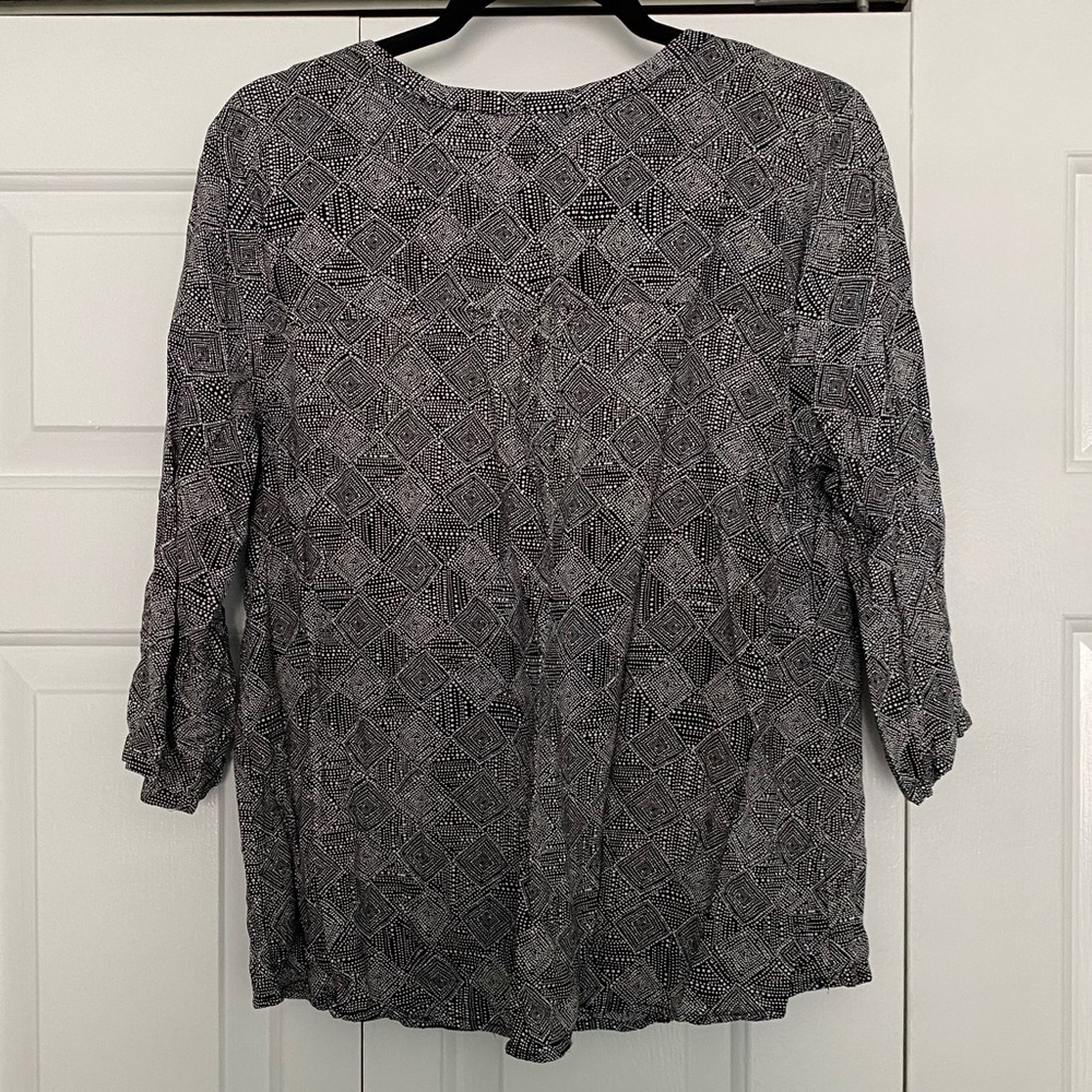 Old Navy Geometric Blouse - Picture 2 of 5